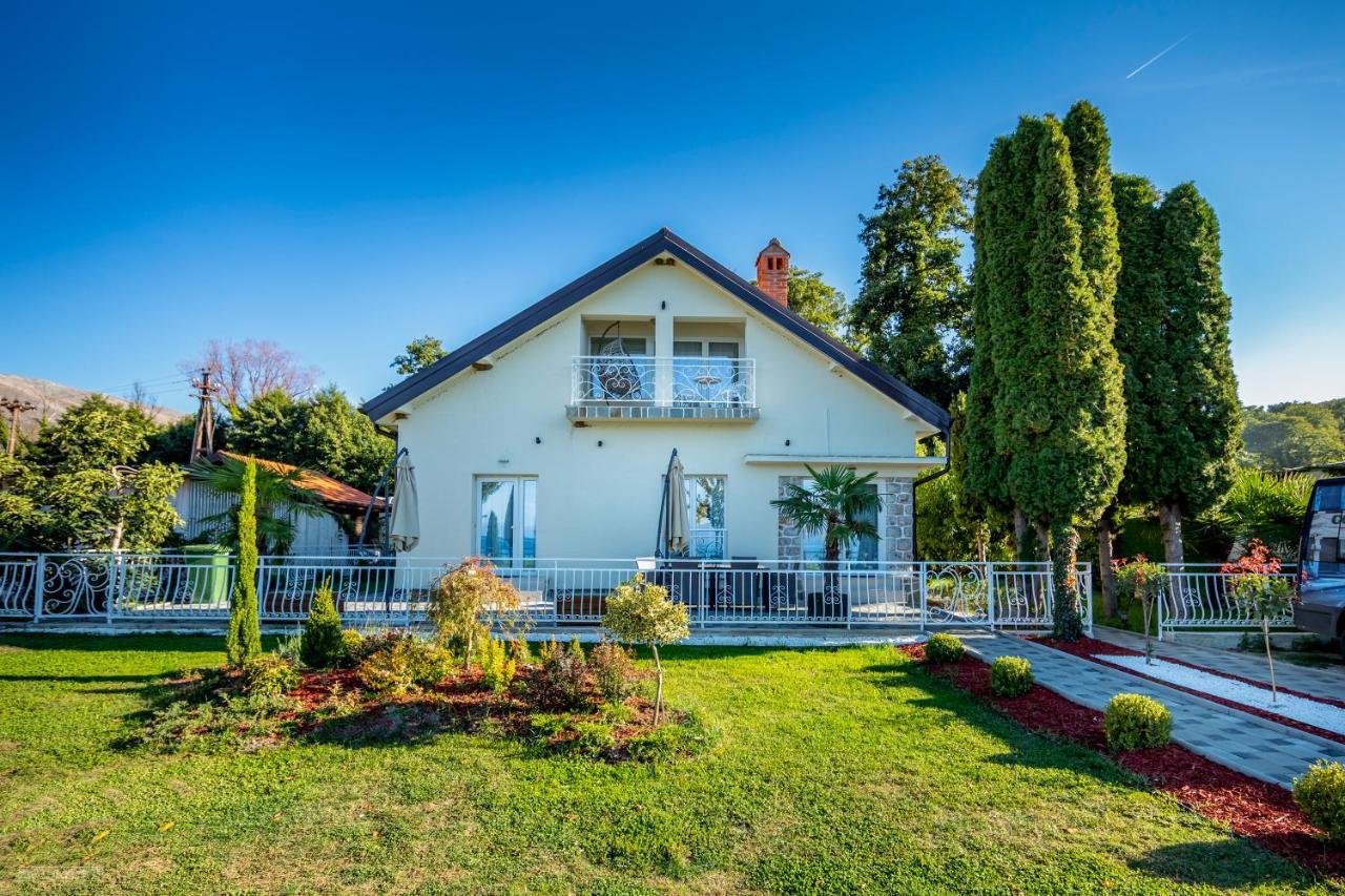 Risteski Apartments - St. Naum Ljubaništa Zewnętrze zdjęcie